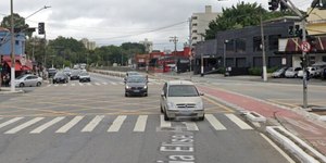 Tiroteio na madrugada bloqueia avenida no bairro Vila Sônia