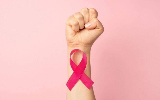 Outubro Rosa: sintomas, diagnóstico, tratamento e prevenção do câncer de mama