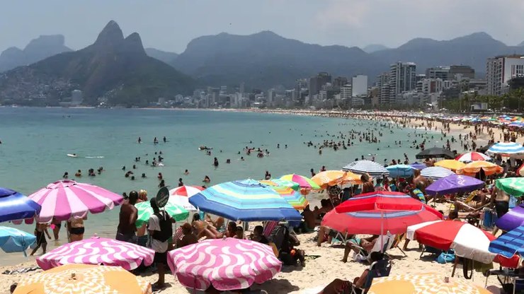 Verão começa com previsão de calor menor que o registrado em 2025