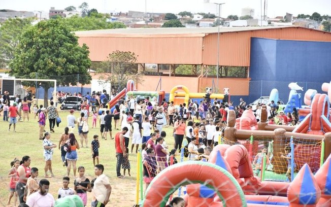 Centenas de crianças participam de grande festa no Centro da Juventude do Cidade Aracy Centenas de crianças participam de grande festa no Centro da Juventude do Cidade Aracy