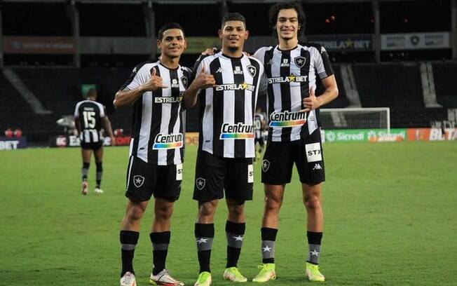 Com Matheus Nascimento em foco, Botafogo não brilha em último teste antes do Flamengo
