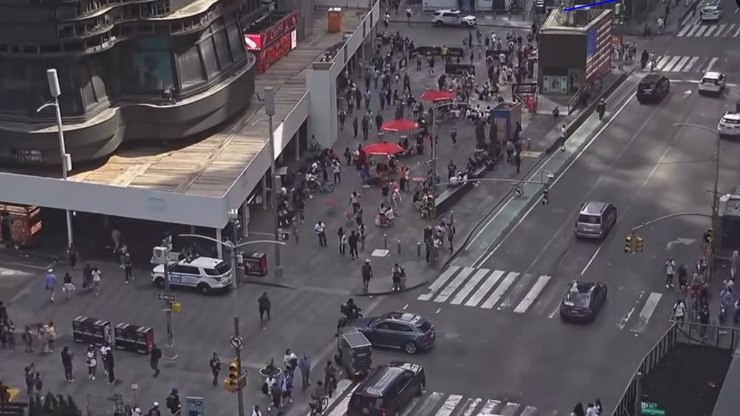 VÍDEO: tiros causam pânico na Times Square, em Nova
York