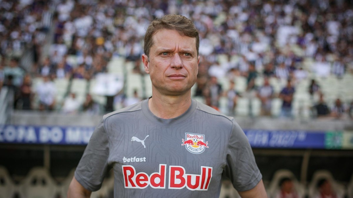 Bragantino anuncia a demissão de Fernando Seabra Bragantino anuncia a demissão de Fernando Seabra