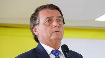 Bolsonaro anuncia reajuste de 33,24% para piso salarial de professores