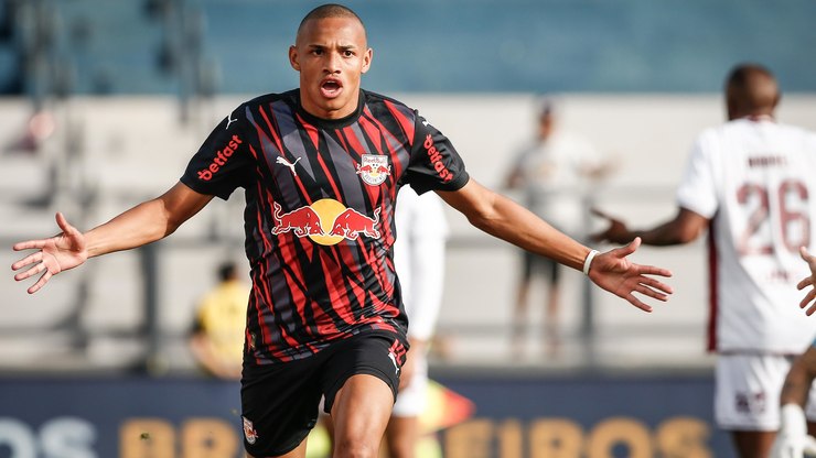 Bragantino%20bate%20o%20Fluminense%20e%20encerra%20sequ%C3%AAncia%20de%20oito%20derrotas