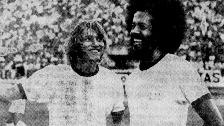 Allan Cole enfrentou preconceito com seu visual pouco comum para a época Allan Cole enfrentou preconceito com seu visual pouco comum para a época