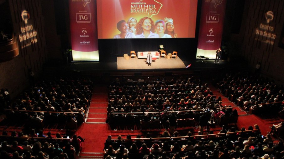 Luiza Trajano fala para 1,2 mil mulheres no 1º Congresso da Mulher Brasileira na última terça-feira (28)