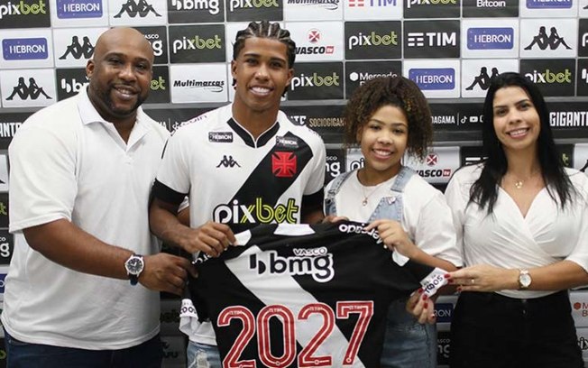 Andrey Santos comemora renovação com o Vasco: 'Momento incrível'