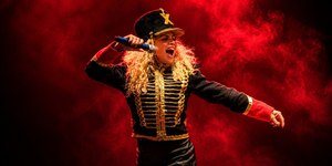 Cátia Paganote confirma presença em turnê nostálgica de Xuxa
