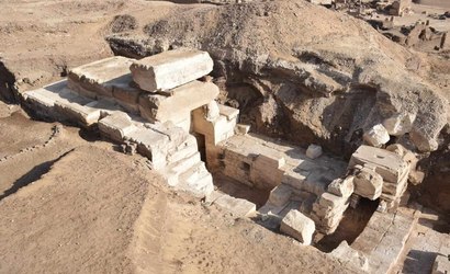 Portal para templo de mais de 2 mil anos do Egito Antigo é descoberto