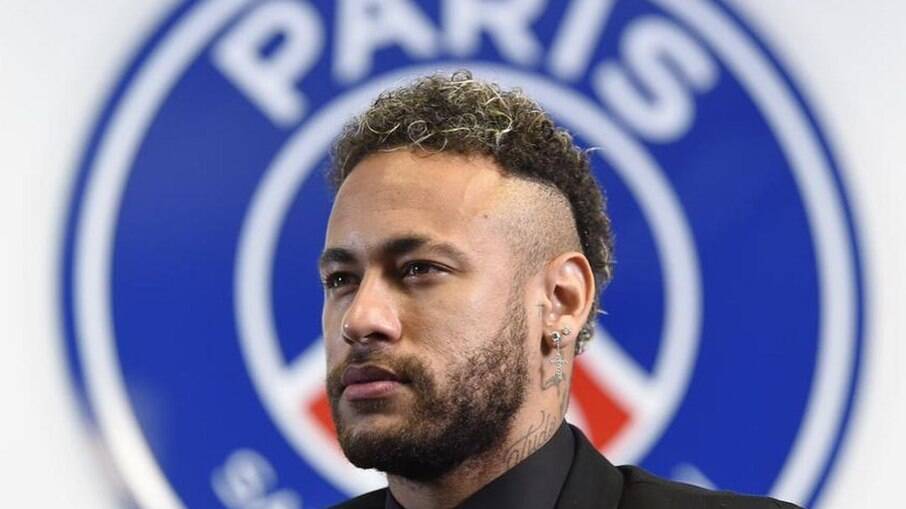 Neymar tem curtidas monitoradas por 'stalker'