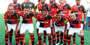 Ex-Flamengo expõe vida financeira e compara a salários mínimos