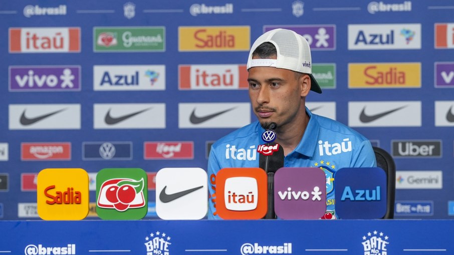Substituto de Raphinha? Martinelli diz que prefere outra posição Substituto de Raphinha? Martinelli diz que prefere outra posição
