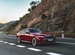 Novo BMW Série 5 chega ao Brasil somente eletrificado; veja o preço