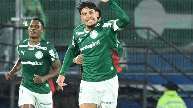 Palmeiras bate meta na Libertadores e compensa queda nas vendas