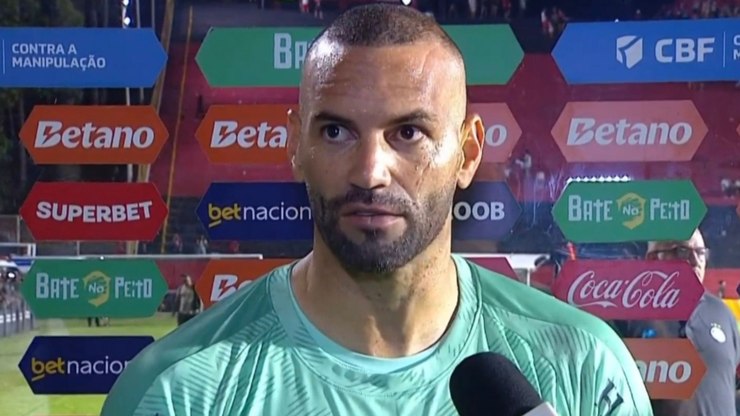 Torcedores%20detonam%20Weverton%20por%20cr%C3%ADtica%20a%20novas%20regras%20