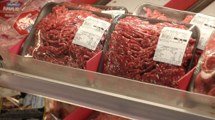 Embalagens de alimentos podem causar problemas no coração, indica estudo Embalagens de alimentos podem causar problemas no coração, indica estudo