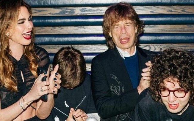 Luciana Gimenez e Mick Jagger juntos durante a comemoração do aniversário de Lucas Jagger