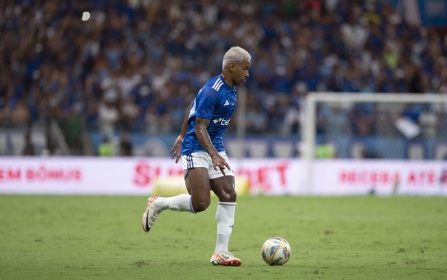 Com ótima atuação de M. Pereira, Cruzeiro vence e é finalista do Mineiro