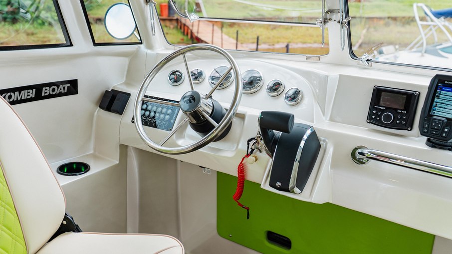 Interior da Kombi Boat Interior da Kombi Boat