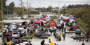 Temporal alaga cidades e deixa 4 mil desabrigados na Argentina