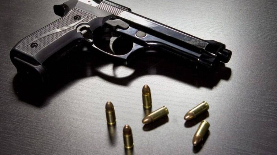 Homem armado, apontado como ex-funcionário, invade restaurante de cassino e mata duas pessoas