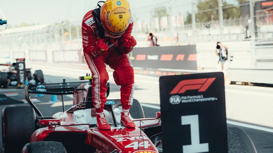 Hamilton vence a primeira na Ferrari