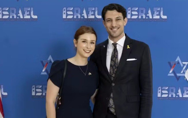 Yaron Lischinsky e Sarah Milgrim estavam prestes a ficar noivos Yaron Lischinsky e Sarah Milgrim estavam prestes a ficar noivos