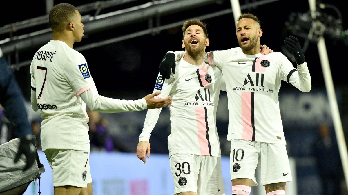 Messi, Neymar e Mbappé formaram o trio de ataque do PSG entre agosto de 2021 e julho de 2023 Messi, Neymar e Mbappé formaram o trio de ataque do PSG entre agosto de 2021 e julho de 2023