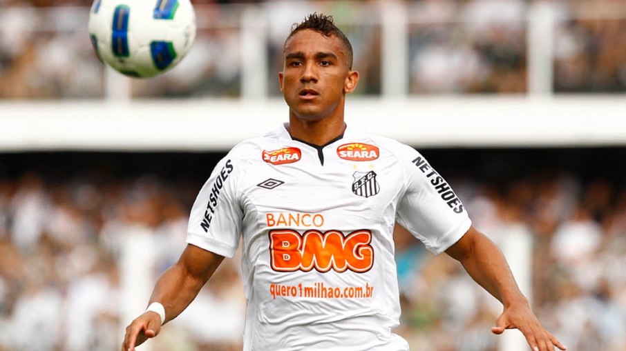 Danilo venceu a Libertadores de 2011 pelo Santos