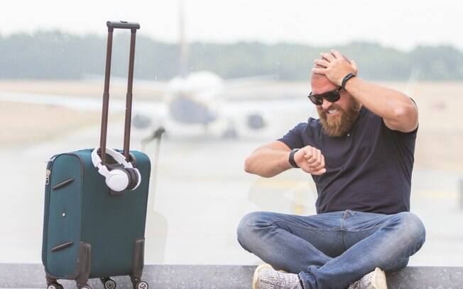 Imprevistos na viagem de avião podem estragar seu clima, principalmente quando forem muitas conexões na rota Imprevistos na viagem de avião podem estragar seu clima, principalmente quando forem muitas conexões na rota