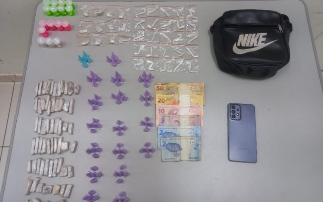 Adolescente é detido pela PM com pochete cheia de drogas e dinheiro no Parque São Paulo