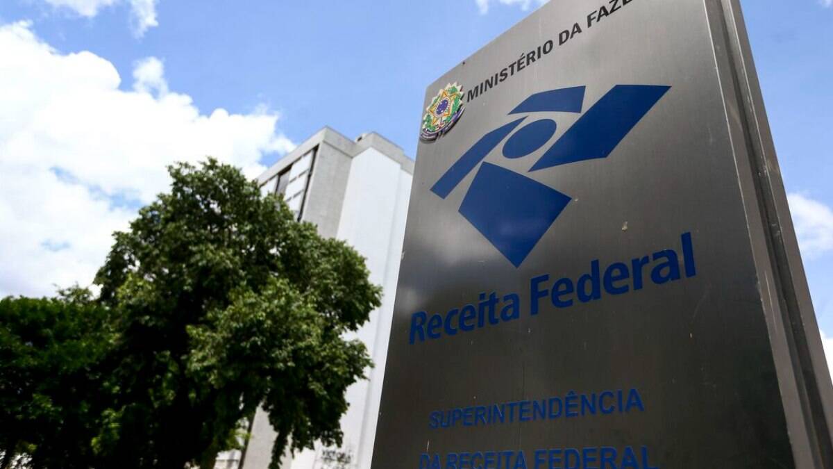 Bolsonaro veta prorrogação do IR e mantém prazo de entrega em 31 de maio
