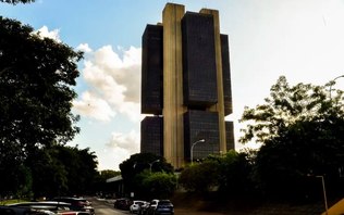 Presidentes de BRB e Banco Master se reúnem com diretores do BC