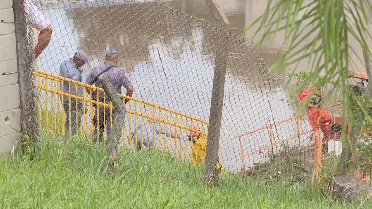 Autoridades foram chamadas ao local para retirar corpo