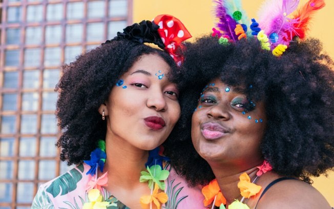 5 dicas para usar maquiagem sem danificar a pele no Carnaval