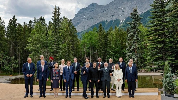 Premier canadense abre o segundo dia agradecendo a presença de Lula, presidente da COP30