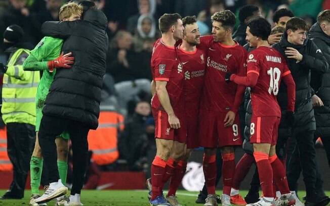 Partida do Liverpool com o Leeds é adiada após novo surto de Covid-19