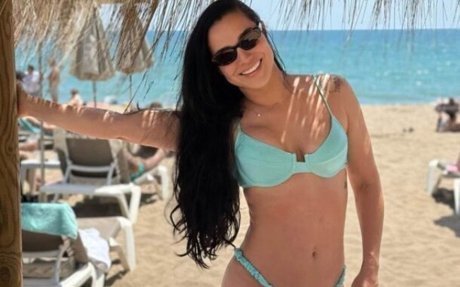 Janaína Mendes, mãe do filho de Ronaldinho Gaúcho, celebra status de avó Janaína Mendes, mãe do filho de Ronaldinho Gaúcho, celebra status de avó