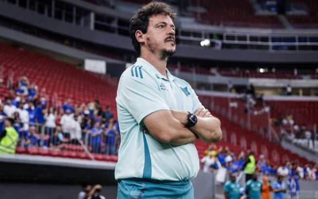 Fernando Diniz vive pressão com a camisa do Cruzeiro Fernando Diniz vive pressão com a camisa do Cruzeiro