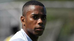 Robinho não é encontrado pela Justiça em endereços passados