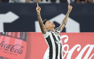 Botafogo tem expulsão e gol anulado, mas vence e segue na Liberta