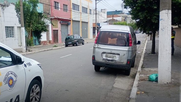 Polícia de SP apreende veículo com
quase R$ 80 mil em multas