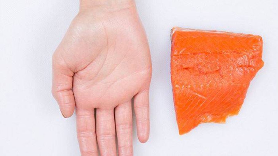 Comer peixe de água fria ajuda a prevenir Alzheimer, comprova estudo