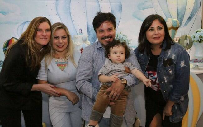 Chris Kardel, Vivian Leonel, Luciano Nassyn (com Lorenzo) e Juliana Nespatti