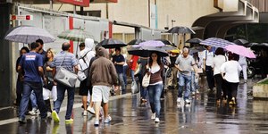 Semana do Carnaval começa com previsão de chuva forte