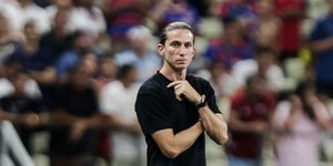 "É cruel": Rizek alerta Filipe Luis antes de duelo contra Racing