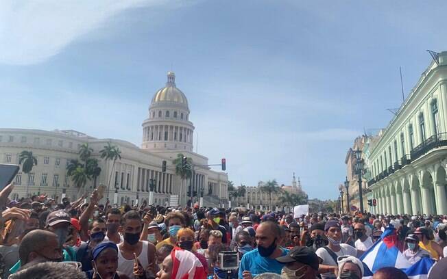 Por que os cubanos protestam em frente ao Capitólio de Havana Por que os cubanos protestam em frente ao Capitólio de Havana