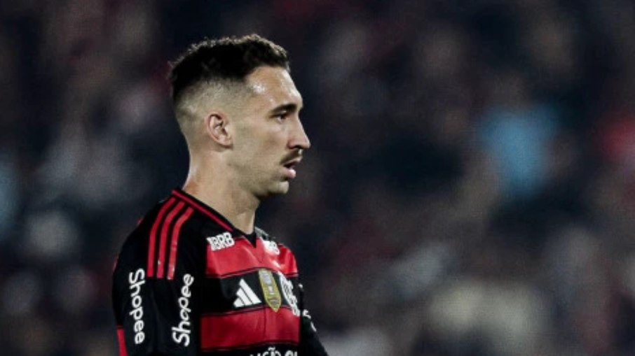 Léo Ortiz em partida do Flamengo