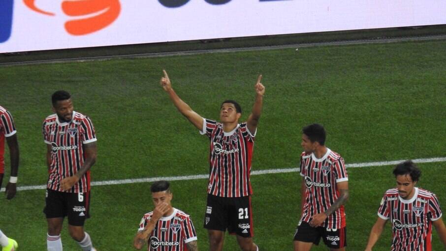 Palmeiras foi derrotado em casa para o São Paulo Palmeiras foi derrotado em casa para o São Paulo